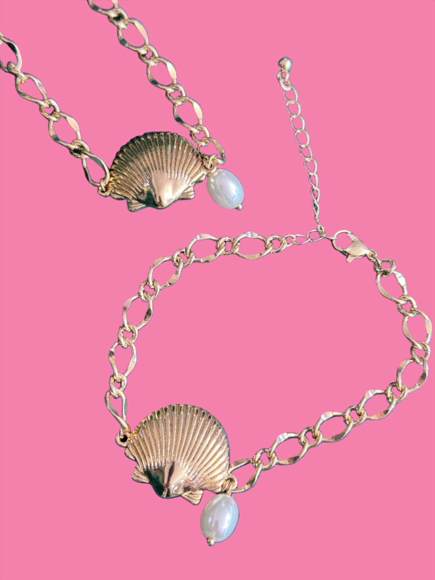 Beach Days Seashell Bracelet