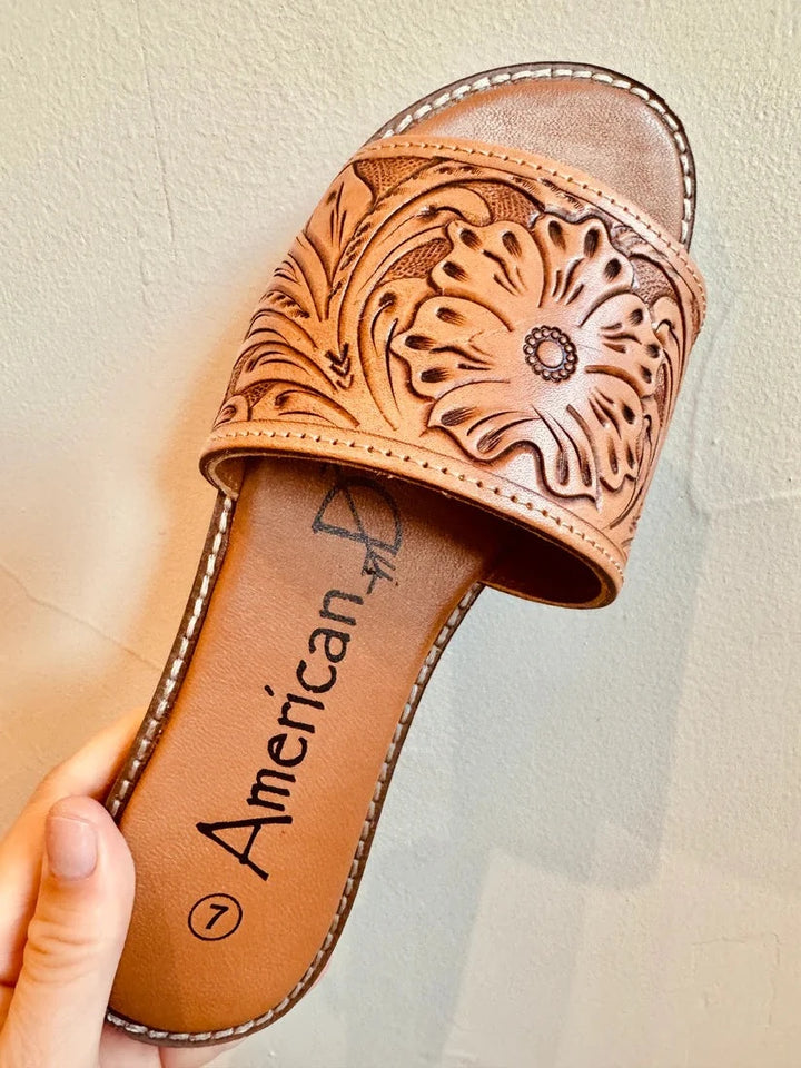 The Winnie Leather Slides