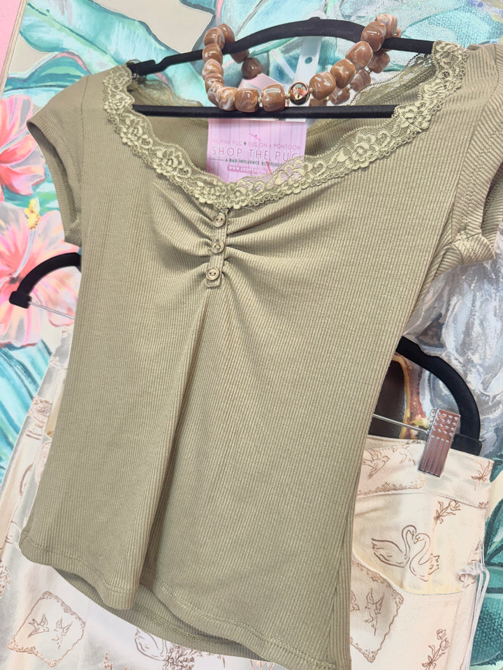 Everyday Darling Henley Top