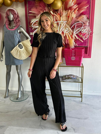 Easy Does It Pleated Set