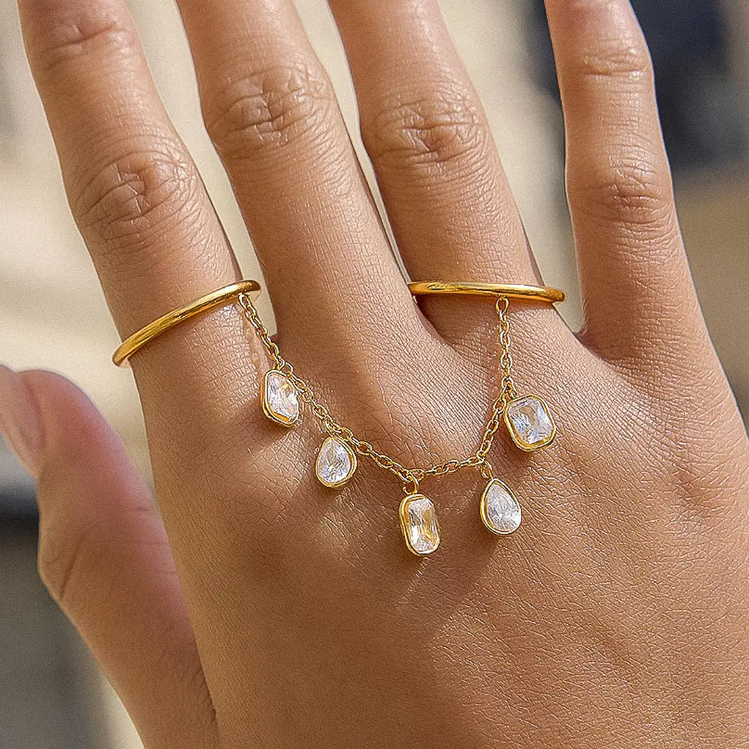 The Cosette Dangle 18k Ring