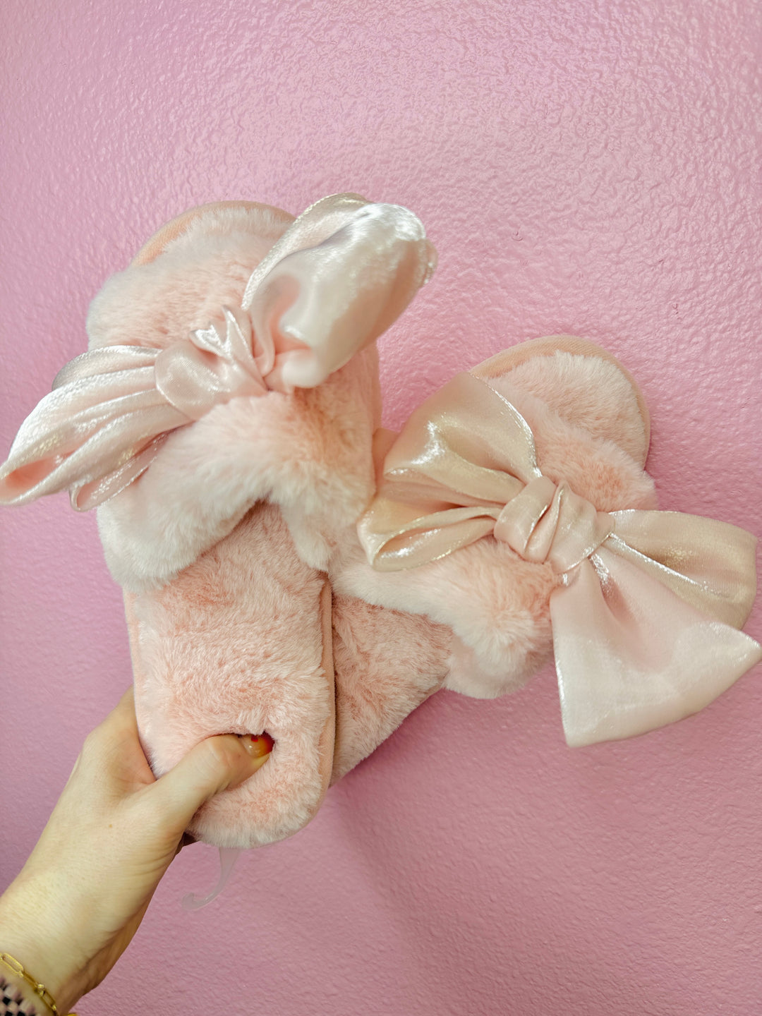 All About The Details Bow Slippers