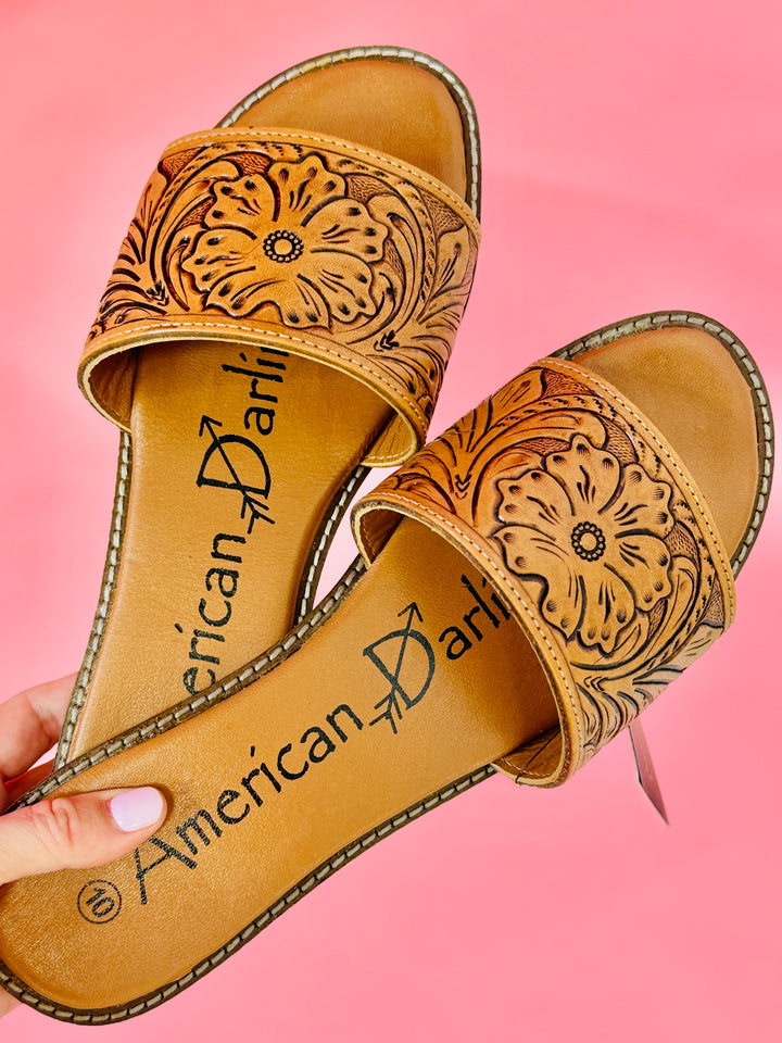 The Winnie Leather Slides