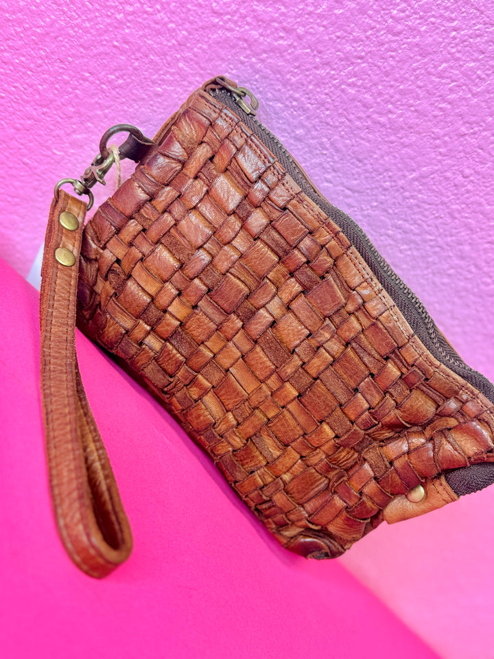 The Savana Leather Clutch