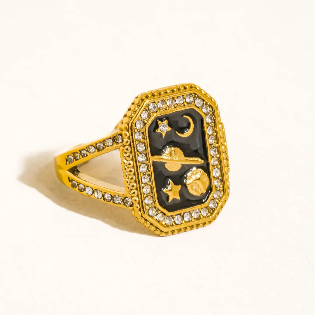 The Lulora 18K Ring