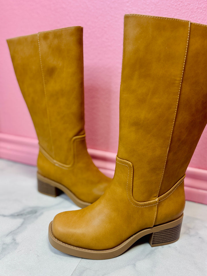 The Belvin Pull-On Boots