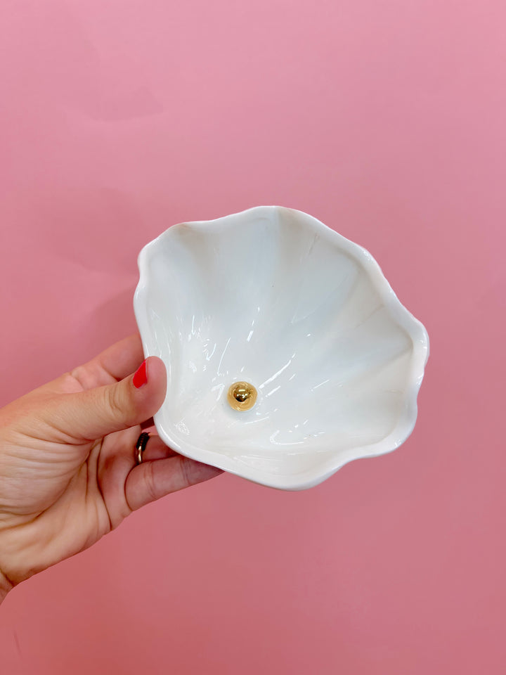Clam Shell Pearl Dish