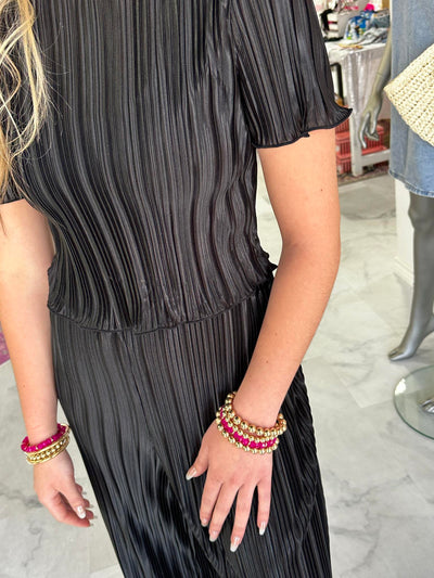 Easy Does It Pleated Set