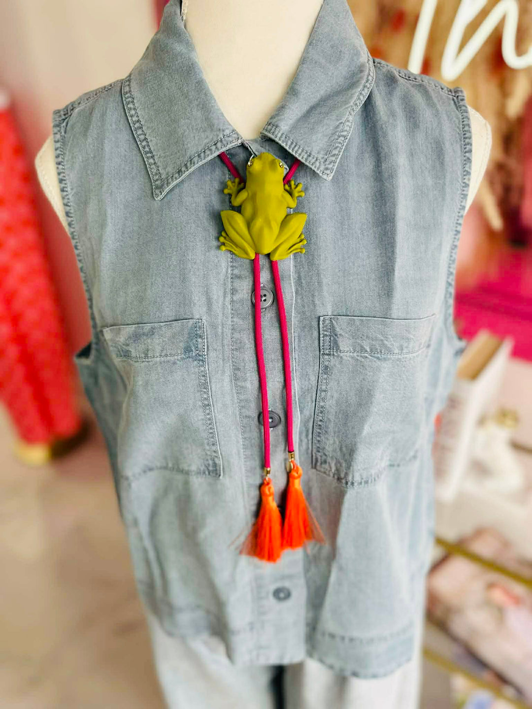 Frankie The Frog Tassel Bolo