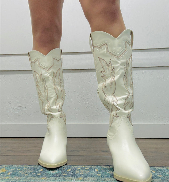 The Ainsley White Cowboy Boot