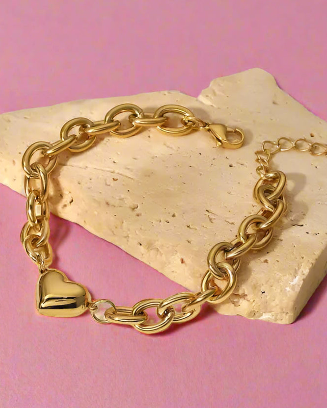The Braylee Chunky Heart Bracelet