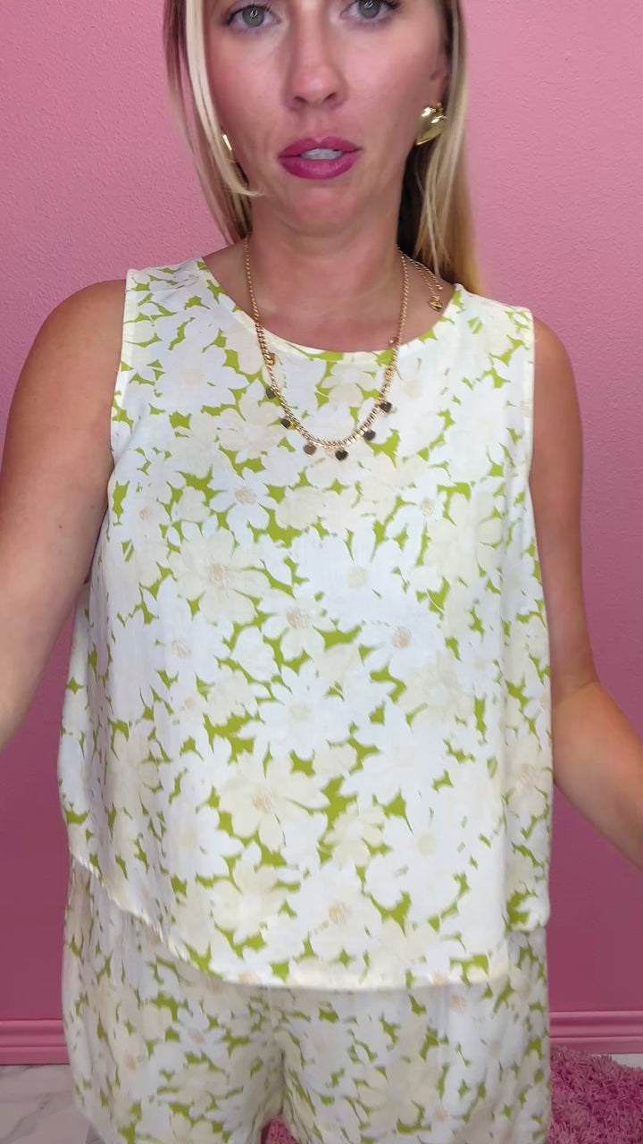 Daisy If You Do Floral Linen Shorts