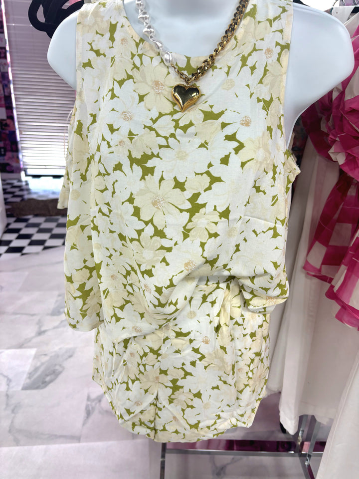 Daisy If You Do Floral Linen Shorts