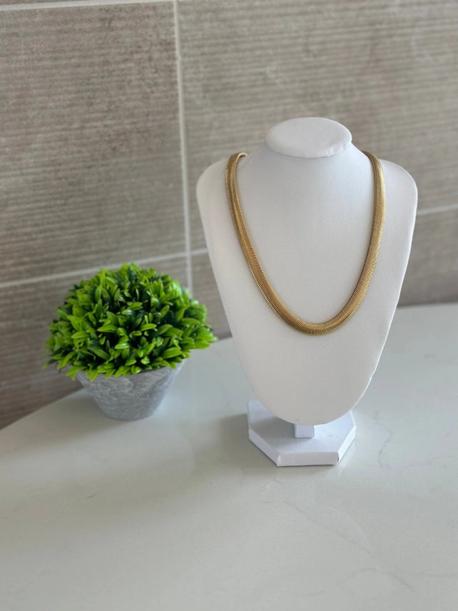 So Nineties Flat Snake Necklace